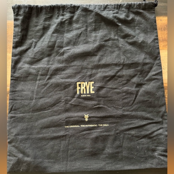 Authentic Frye Leather Purse - Picture 9 of 9